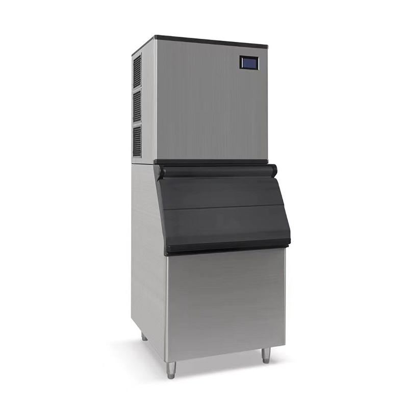 Split-type crescent ice